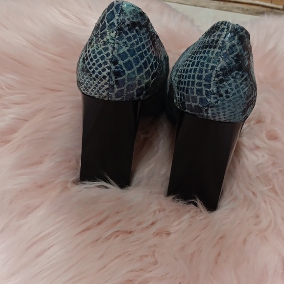 BRAND NEW ME TOO CROC LEATHER PUMPS-7 - Picture 2 of 8